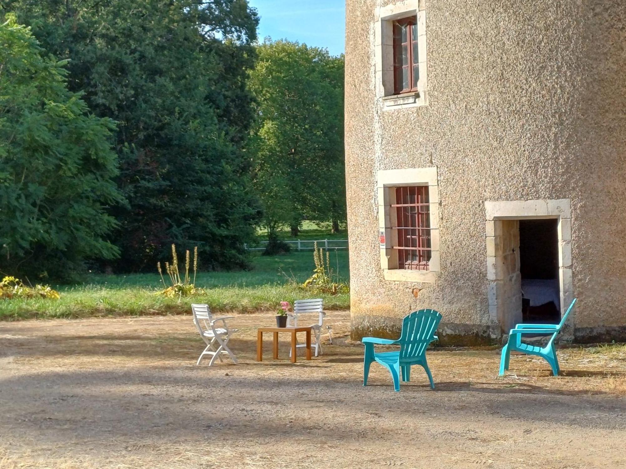 Chambre Dans Tour Du 15Eme Siecle Mauvieres ภายนอก รูปภาพ
