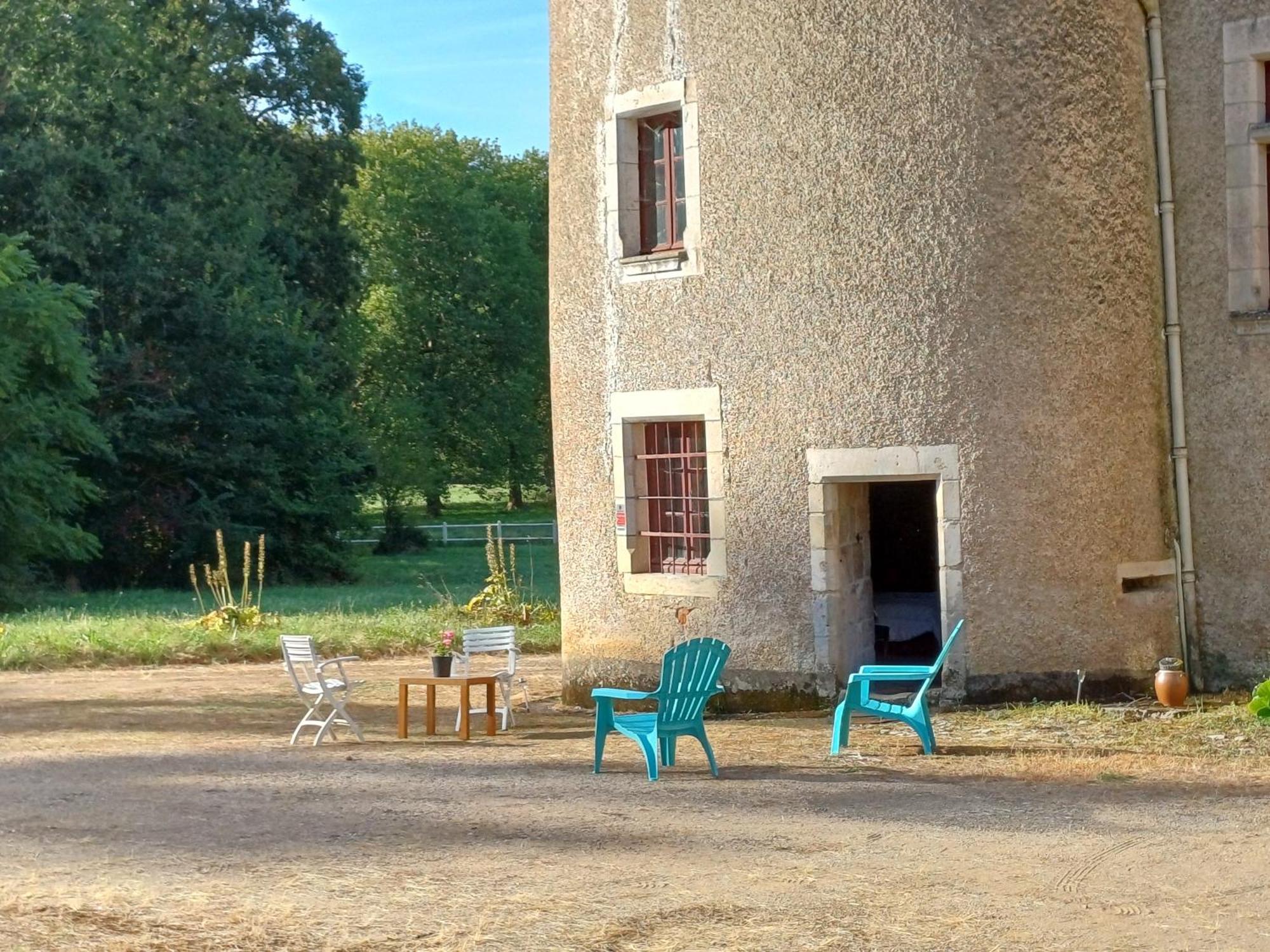 Chambre Dans Tour Du 15Eme Siecle Mauvieres ภายนอก รูปภาพ