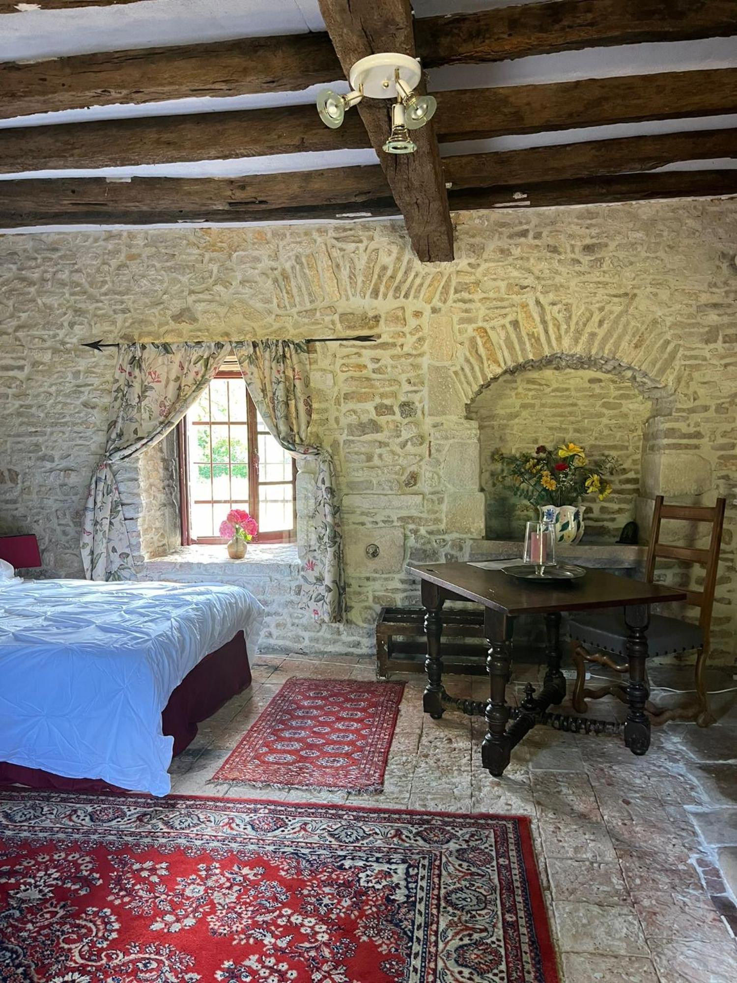 Chambre Dans Tour Du 15Eme Siecle Mauvieres ภายนอก รูปภาพ